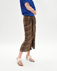 Zara Rilis Rok Seharga Rp 1,3 Jutaan yang Mirip Sarung Bapak-bapak