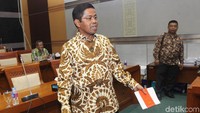 Idrus Marham saat tiba di ruang rapat Komisi VIII DPR.