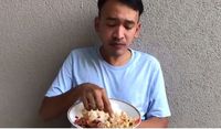 Lagi-lagi, Gaya Makan Pakai Tangan Ruben Onsu Ini Bikin Netizen Ngiler