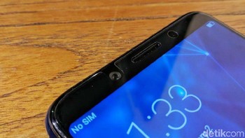 Kamera depan berukuran 20 MP yang dilengkapi teknologi AI. (Foto: detikINET/Adi Fida Rahman)