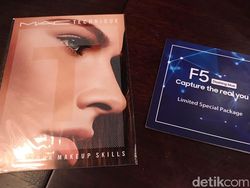 Penampakan Oppo F5 Kelir Biru yang Menggoda