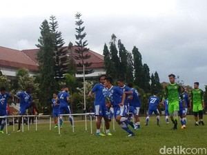 Kick-off Liga 1 Terancam Mundur Lagi, Persib Ambil Positifnya Saja