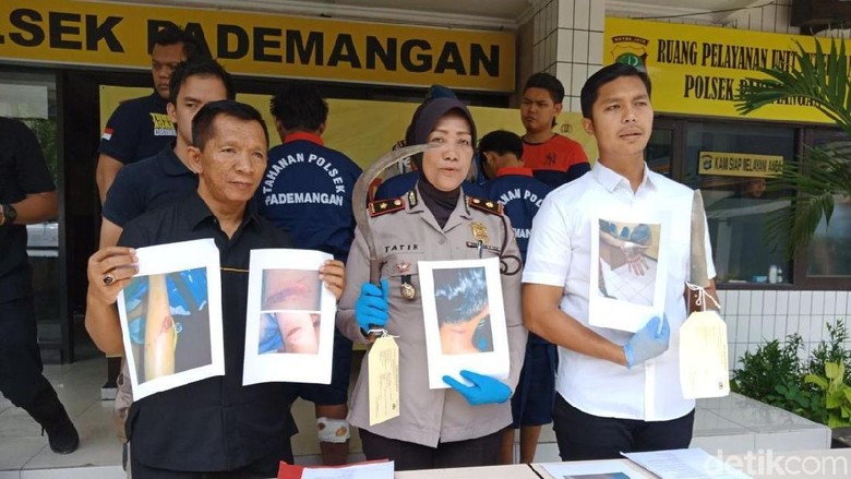 Komplotan Begal Sadis di Ancol Diringkus, 1 Orang Ditembak Mati Komplotan Begal Sadis di Ancol Diringkus, 1 Orang Ditembak Mati