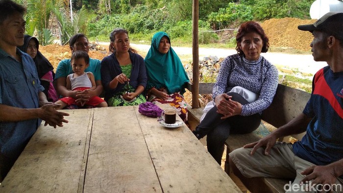 Susi Dipalak Kacamata Renang Oleh Nelayan Natuna