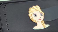 Wah! Ini sih mirip banget sama gambar di film kartun aslinya. Rambut, eyeshadow, lipstick, dan matanya cantik banget! Foto: Instagram @theofficial_tigertomato