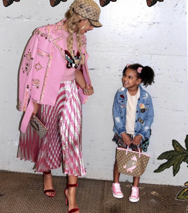 Like mother, like daughter. Ungkapan tersebut rasanya cocok buat Beyonce dan putri pertamanya, Blue Ivy Carter. Betapa tidak, selera gaya Beyonce yang berkelas menurun kepada sang putri. Saat berlibur pun, Blue Ivy tetap modis. (Foto: Dok. Beyonce Knowles)
