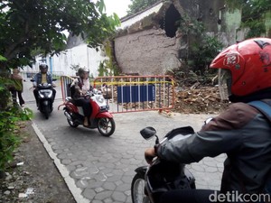 2 Pekan Lebih, Tembok Ambrol di Keraton Surakarta Belum Disentuh