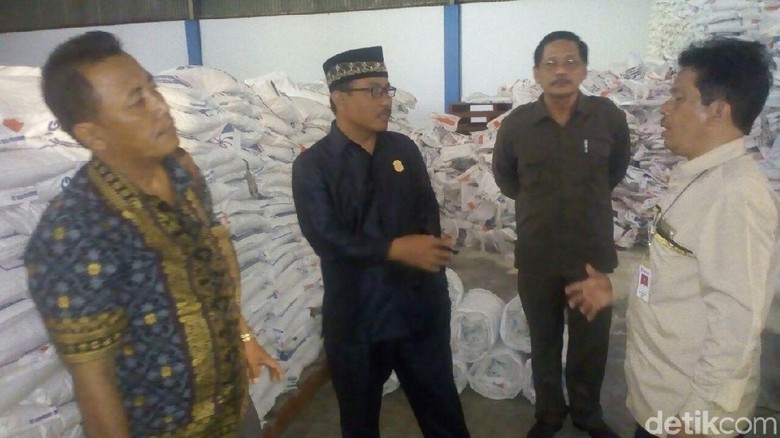 DPRD Lamongan Tolak Beras Impor DPRD Lamongan Tolak Beras Impor
