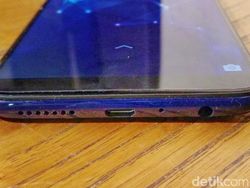 Penampakan Oppo F5 Kelir Biru yang Menggoda