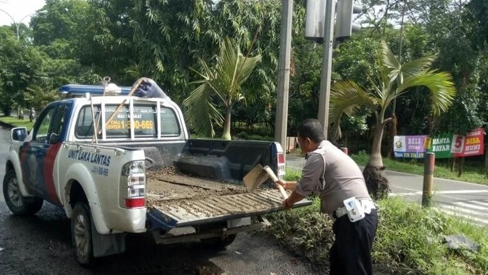Duh! Jalan Protokol di Kota Cilegon Berlubang di Sana-Sini