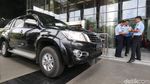 KPK Hibahkan 2 Mobil Sitaan Koruptor ke Rupbasan