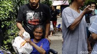 Penyakit kusta identik dengan penyakit menyeramkan hingga membuat orang takut dan mengucilkan pengidapnya. Beda halnya di kampung kusta Sitanala Tangerang. (Foto: Rachman Haryanto)  