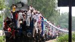 Bikin Merinding! Kereta di India Sampai Begini Lho