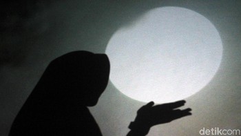 Fenomena itu juga terlihat jelas di Jakarta. (Foto: Panji Al-hadromi)