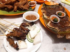 Jajan Sate Ayam dan Ikan Pari Bakar yang Sedap di Lau Pa Sat