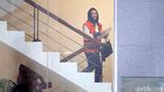 Kerudung Hitam Bupati Cantik Rita Widyasari