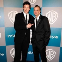 Berikut gaya klasiknya dengan setelan jas bersama mendiang Cory Monteith. Foto: Getty Images