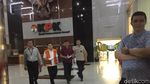 Foto: Usai Diperiksa KPK, Setya Novanto Bawa Nasi Kotak