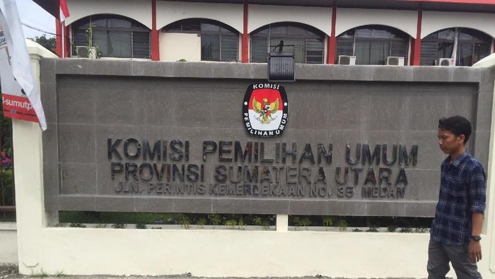 gedung kpu medan sumut