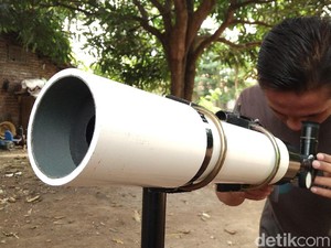 Pecinta Astronomi Cirebon Rakit Teropong Paralon Demi Lihat Gerhana