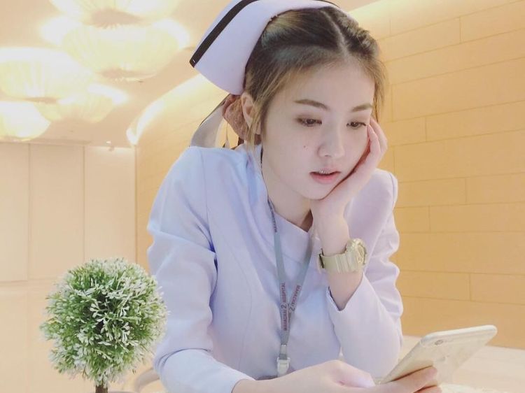 Foto: May Pim, Perawat Cantik Asal Thailand yang Bikin Heboh Jagat Maya