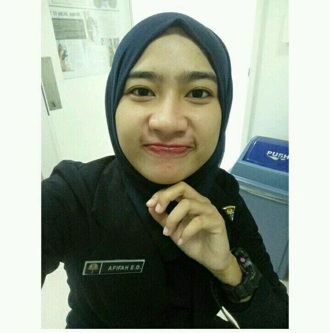 Bagaimana menurutmu tentang penampilan satpam yang memiliki nama Afifah Eka ini? Foto: Instagram