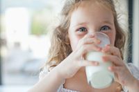 Ini Dia Jenis Susu Nabati Terbaik untuk Anak dengan Laktosa Intoleran