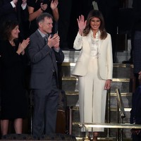 Netizen bereaksi. Banyak yang berasumsi, penampilan tersebut merupakan bentuk dukungan Melania Trump terhadap gerakan #MeToo. Foto: Getty Images