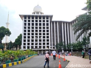 Super Blue Blood Moon, Masjid Istiqlal Gelar Salat Gerhana