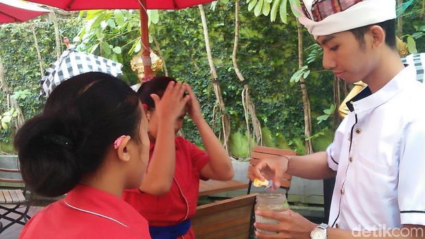 Jelang Super Blue Blood Moon, Warga Hindu Bali Gelar Upacara Adat