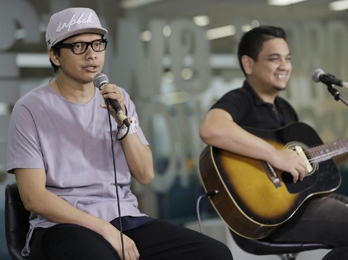 Akustikan Bareng Armand Maulana di Main Stage detikHOT