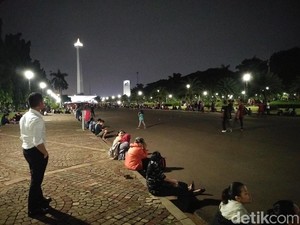 Penampakan Super Blue Blood Moon dari Langit Monas