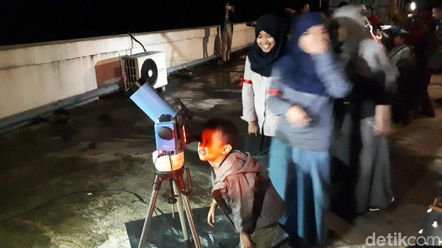 Tertutup Awan, Fenomena Super Blue Blood Tidak Terlihat di Bandung