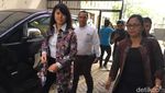 Foto: Adik Wakili Ahok di Sidang Perdana Cerai