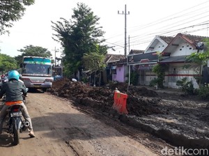 Awas, Ada Penanaman Pipa Proyek Umbulan di Jalur Malang-Pasuruan