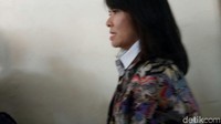 Lapor aja kita sudah hadir. Pak Ahok dan Bu Vero tidak akan hadir karena sebetulnya tidak perlu hadir juga, bisa diwakilkan, ujarnya. 