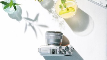 Untuk kemudahan berbagi gambar, X-A5 menggabungkan teknologi Bluetooth Low Energy untuk mentransfer foto dan video secara otomatis ke perangkat smartphone dan tablet yang terpasang aplikasi Fujifilm Camera Remote. Foto: Fujifilm