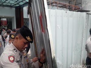 Usai Digeruduk Calon Jemaah, Kantor SBL Ditutup Polisi