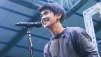 Selamat Iqbaal Ramadhan sudah lulus sekolah di Amerika. Foto: dok. Youtube, Instagram