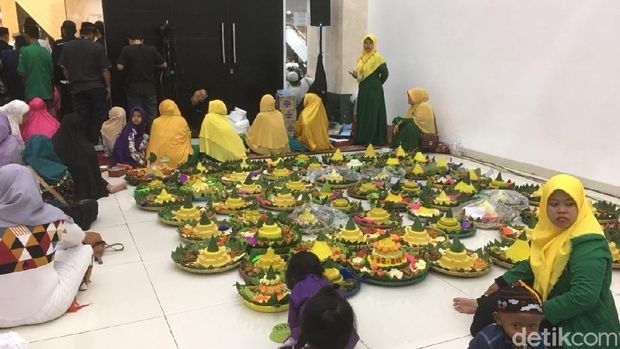  Warga NU Laksanakan Salat Gerhana di Masjid Raya Jakarta