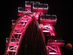 Potret Penantian Super Blue Blood Moon di Berbagai Negara