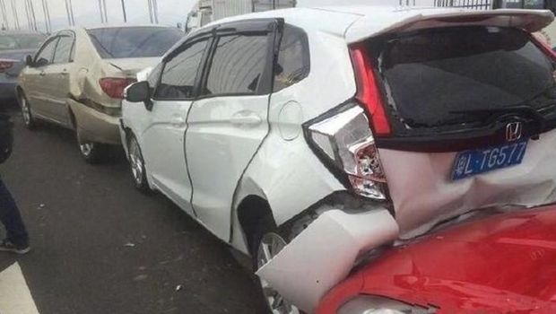 Karena Sopirnya Cantik, Ditabrak Malah Minta Nomor Telepon