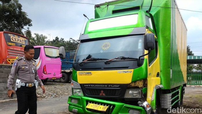 Kecelakaan Truk Vs Motor di Boyolali, 1 Orang Tewas