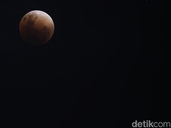Melihat Kembali Potret Gerhana Bulan Saat Menyapa Indonesia