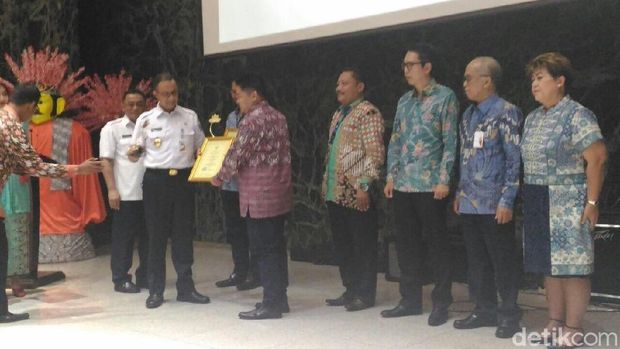 Saat Anak Penyandang Cacat Berpuisi dan Nyanyi di Depan Anies