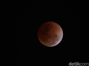 Menpar Sebut Gerhana Bulan Sebagai Destinasi Waktu
