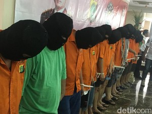 10 Driver Grab Pengantar Tuyul Beraksi Sambil Ngopi di Warung