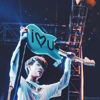 Iqbaal selalu dipuji sebagai sosok remaja yang sempurna. Tak hanya memiliki ketampanan dan kesuksesan di bidng musik, namun dia pun anak yang cerdas karena mampu meraih beasiswa hingga bisa kuliah di luar negeri.  Foto: dok. Instagram