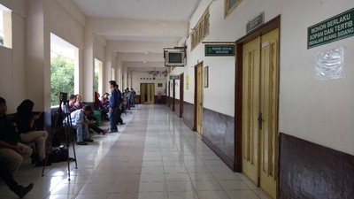 Foto: Suasana di PN Jakut Jelang Sidang Cerai Perdana Ahok-Vero