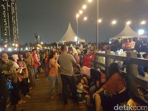 Gerhana Bulan di Mulai, Traveler di Ancol Berdebar-debar
